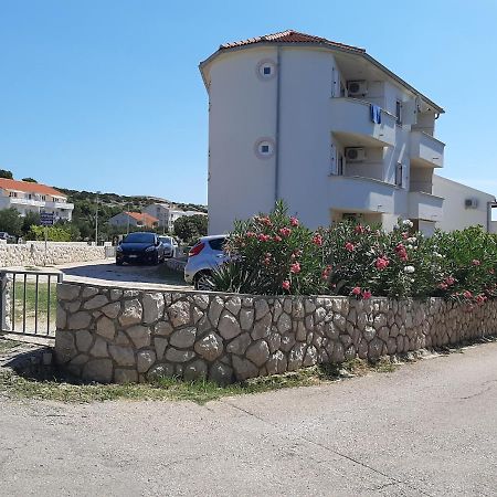 Apartments Cissa Novalja Exterior foto