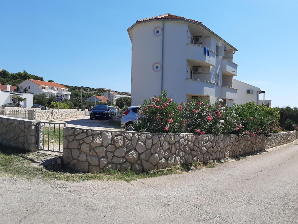 Apartments Cissa Novalja Exterior foto